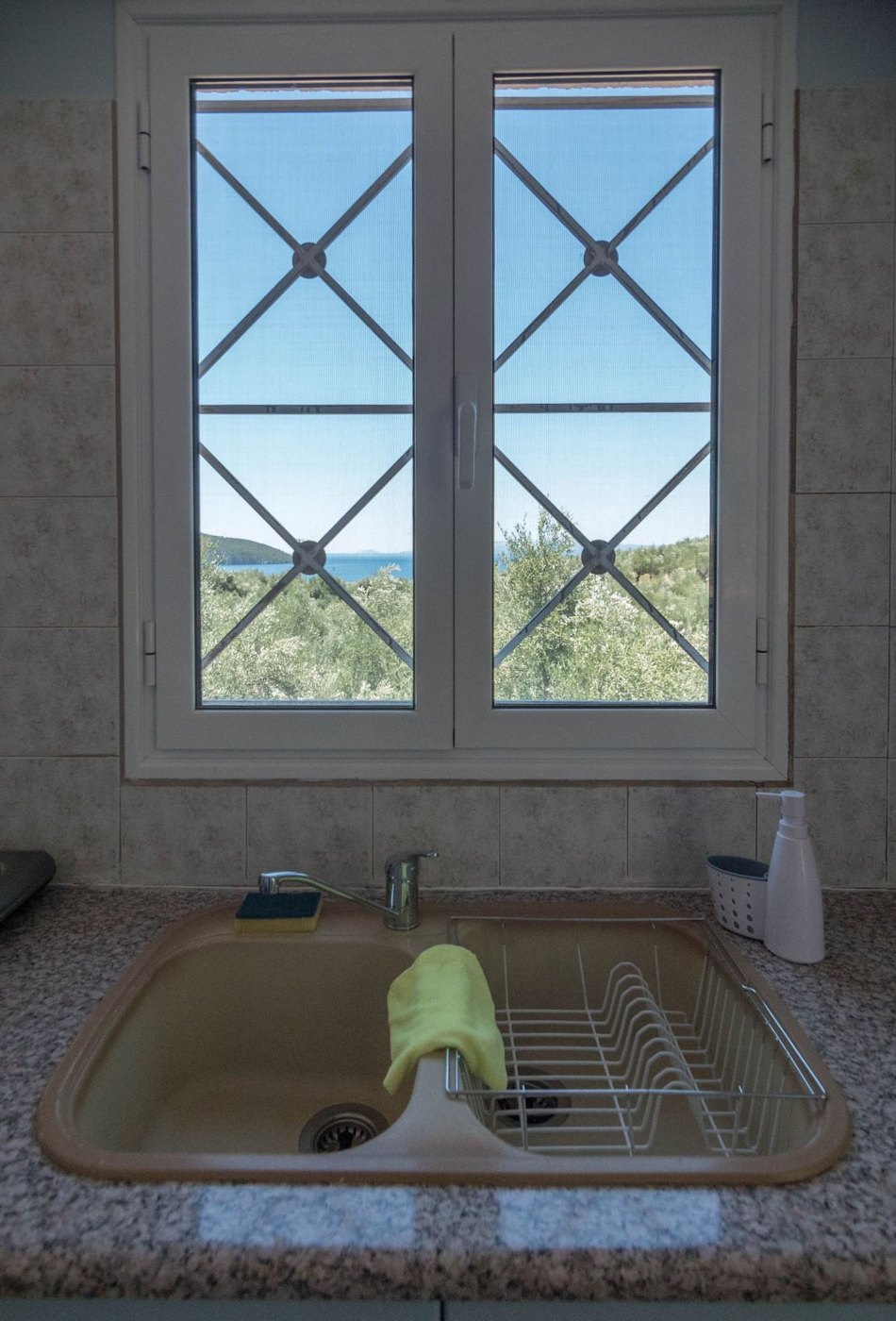 Waschbereich am Fenster